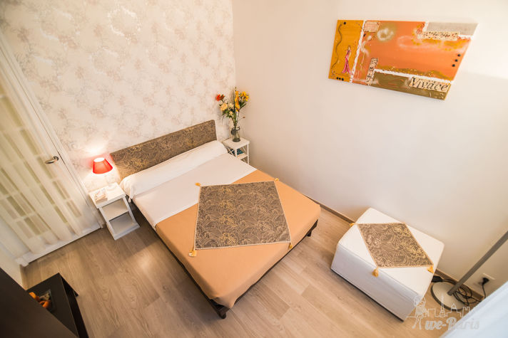 Paris Apartment Rental; Vacation in Paris
Rent and relax in the dreamy Bonjour Apartment! #ParisApartmentRentals #VacationinParis