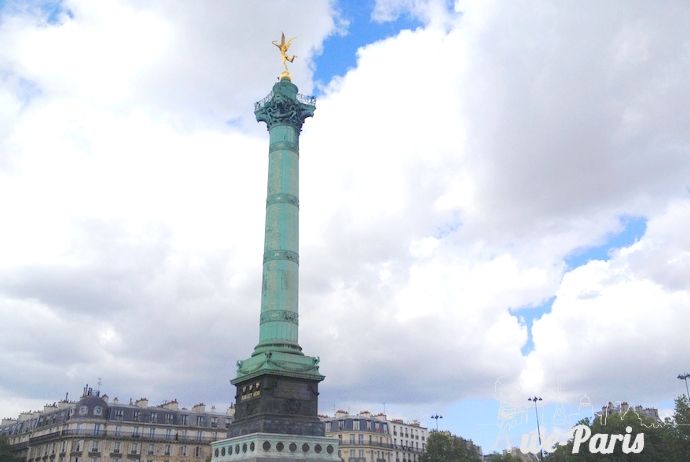 Paris Apartment Rental; Vacation in Paris
Rent and relax in the dreamy Bonjour Apartment! #ParisApartmentRentals #VacationinParis