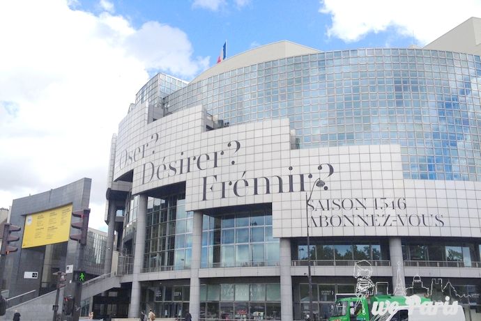 Paris Apartment Rental; Vacation in Paris
Rent and relax in the dreamy Bonjour Apartment! #ParisApartmentRentals #VacationinParis