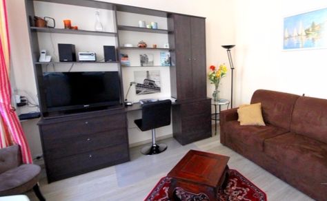 Paris Apartment Rental; Vacation in Paris
Rent and relax in the dreamy Bonjour Apartment! #ParisApartmentRentals #VacationinParis