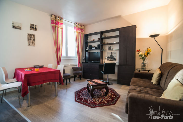 Paris Apartment Rental; Vacation in Paris
Rent and relax in the dreamy Bonjour Apartment! #ParisApartmentRentals #VacationinParis