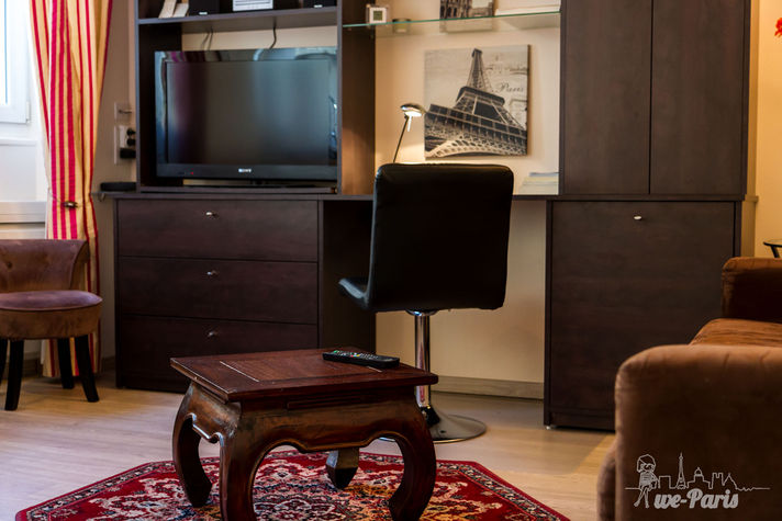 Paris Apartment Rental; Vacation in Paris
Rent and relax in the dreamy Bonjour Apartment! #ParisApartmentRentals #VacationinParis