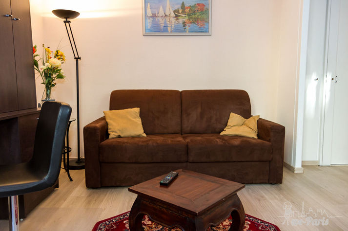 Paris Apartment Rental; Vacation in Paris
Rent and relax in the dreamy Bonjour Apartment! #ParisApartmentRentals #VacationinParis