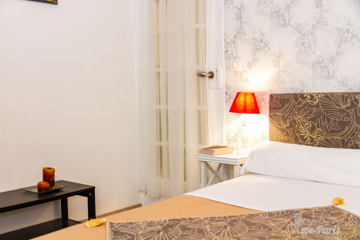 Paris Apartment Rental; Vacation in Paris
Rent and relax in the dreamy Bonjour Apartment! #ParisApartmentRentals #VacationinParis