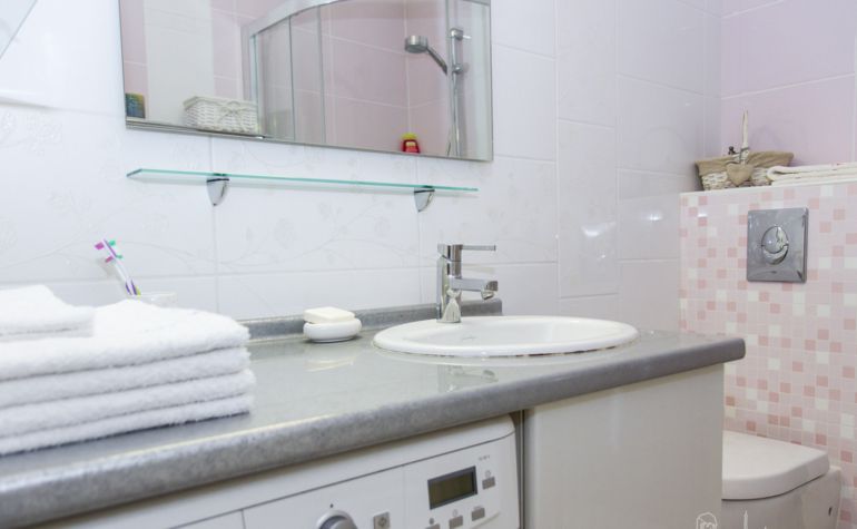 Paris Apartment Rental; Vacation in Paris
Rent and relax in the dreamy Bonjour Apartment! #ParisApartmentRentals #VacationinParis