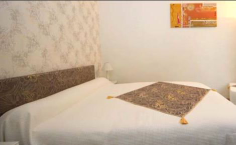 Paris Apartment Rental, Vacation in Paris
Rent and relax in the dreamy Bonjour Apartment! #ParisApartmentRentals #VacationinParis