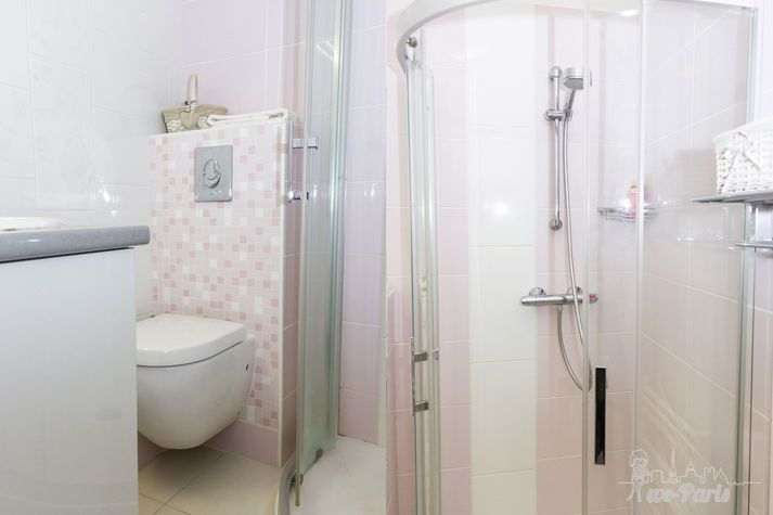 Paris Apartment Rental; Vacation in Paris
Rent and relax in the dreamy Bonjour Apartment! #ParisApartmentRentals #VacationinParis