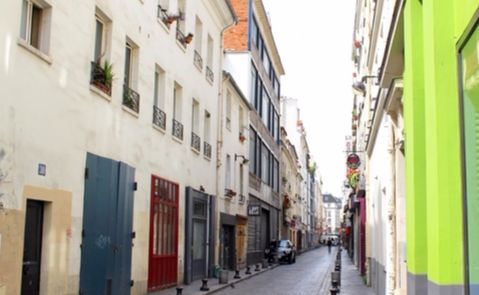 Paris Apartment Rental; Vacation in Paris
Rent and relax in the dreamy Bonjour Apartment! #ParisApartmentRentals #VacationinParis