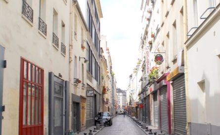 Paris Apartment Rental; Vacation in Paris
Rent and relax in the dreamy Bonjour Apartment! #ParisApartmentRentals #VacationinParis