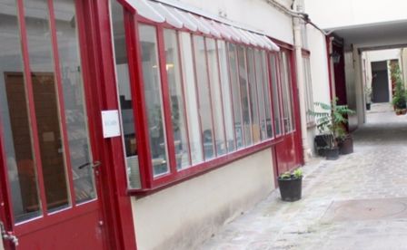 Paris Apartment Rental; Vacation in Paris
Rent and relax in the dreamy Bonjour Apartment! #ParisApartmentRentals #VacationinParis