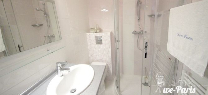 Paris Apartment Rental; Vacation in Paris
Rent and relax in the dreamy Bonjour Apartment! #ParisApartmentRentals #VacationinParis