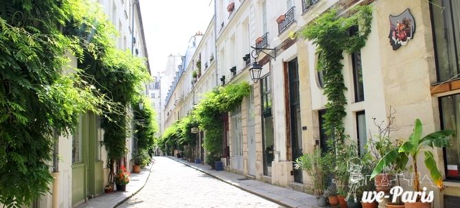 Paris Apartment Rental; Vacation in Paris
Rent and relax in the dreamy Bonjour Apartment! #ParisApartmentRentals #VacationinParis
