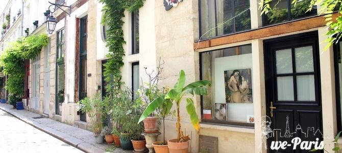 Paris Apartment Rental; Vacation in Paris
Rent and relax in the dreamy Bonjour Apartment! #ParisApartmentRentals #VacationinParis