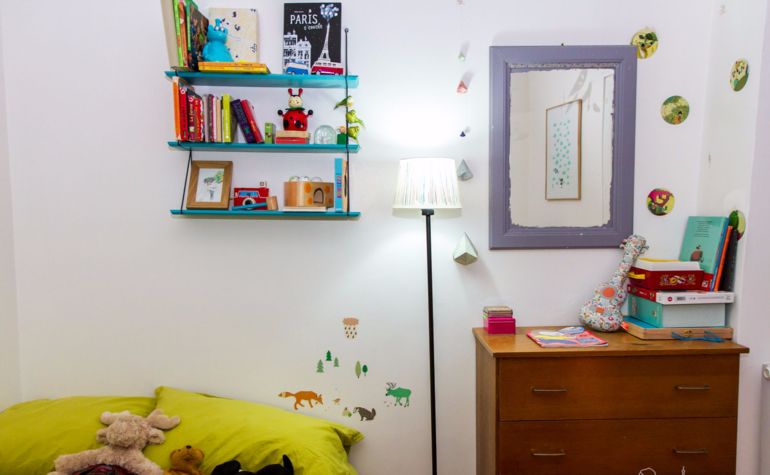 Paris Apartment Rental, Vacation in Paris
Relax after a long day of exploring in this charming bedroom, with a view of the rue de la Fontaine au Roi. #ParisApartmentRentals