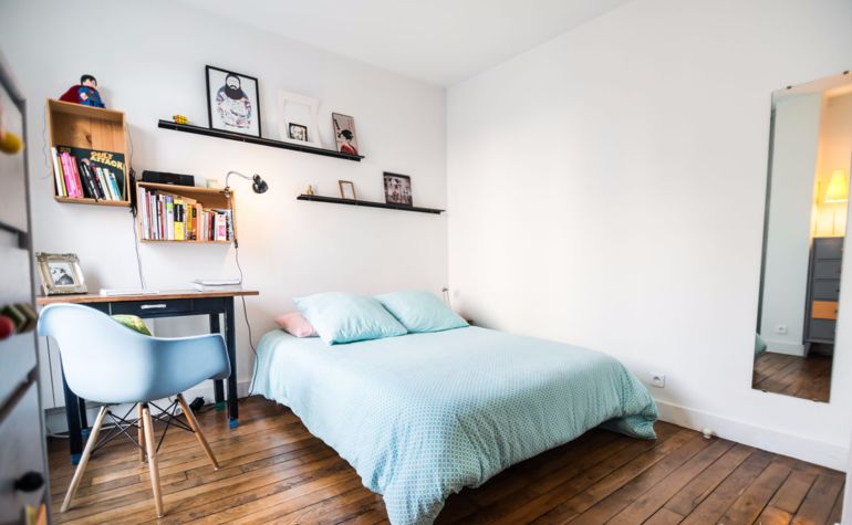 Paris Apartment Rental, Vacation in Paris
Relax after your long day in this comfortable and quiet bedroom, away from any street noise.