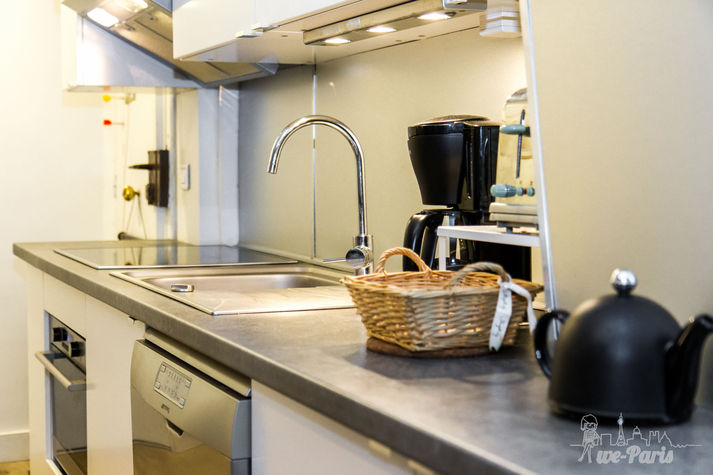 Paris Apartment Rental, Vacation in Paris
Enjoy spending time together in this spacious and bright kitchen. #ParisApartmentRentals