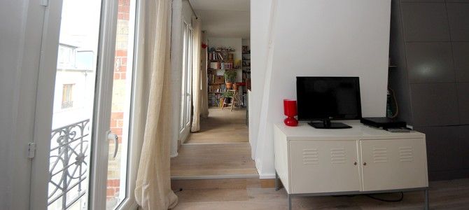 Paris Apartment Rental, Vacation in Paris
Bright and comfortable living room with a nice view of the street. #ParisApartmentRentals
