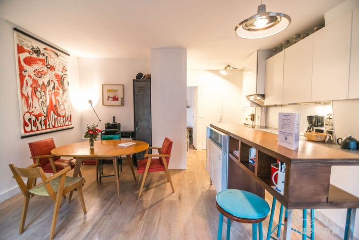 Paris Apartment Rental, Vacation in Paris
Enjoy spending time together in this spacious and bright kitchen. #ParisApartmentRentals