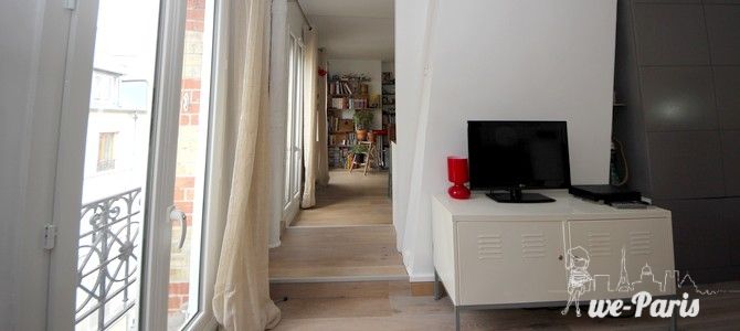 Paris Apartment Rental, Vacation in Paris
Bright and comfortable living room with a nice view of the street. #ParisApartmentRentals