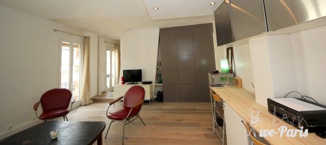 Paris Apartment Rental, Vacation in Paris
Bright and comfortable living room with a nice view of the street. #ParisApartmentRentals