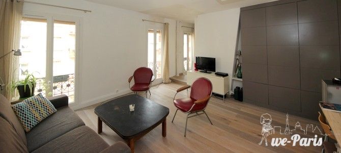 Paris Apartment Rental, Vacation in Paris
Bright and comfortable living room with a nice view of the street. #ParisApartmentRentals