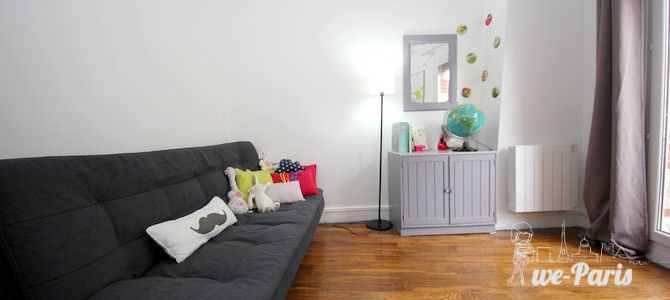 Paris Apartment Rental, Vacation in Paris
Relax after a long day of exploring in this charming bedroom, with a view of the rue de la Fontaine au Roi. #ParisApartmentRentals