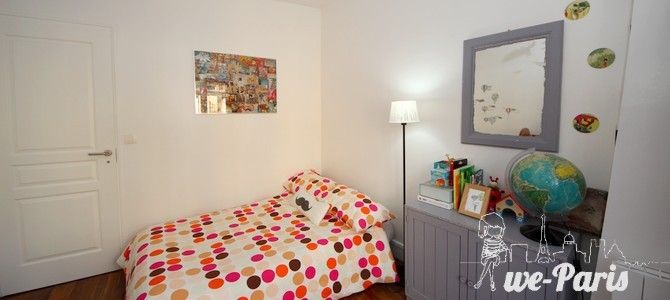 Paris Apartment Rental, Vacation in Paris
Relax after a long day of exploring in this charming bedroom, with a view of the rue de la Fontaine au Roi. #ParisApartmentRentals