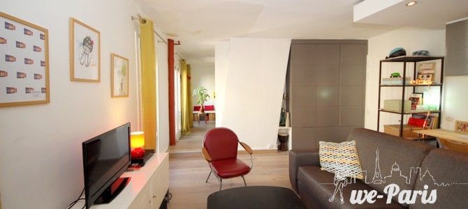 Paris Apartment Rental, Vacation in Paris
Bright and comfortable living room with a nice view of the street. #ParisApartmentRentals