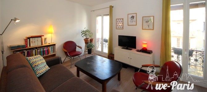 Paris Apartment Rental, Vacation in Paris
Bright and comfortable living room with a nice view of the street. #ParisApartmentRentals