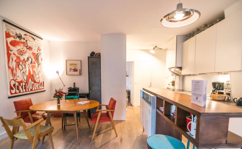 Paris Apartment Rental, Vacation in Paris
Enjoy spending time together in this spacious and bright kitchen. #ParisApartmentRentals
