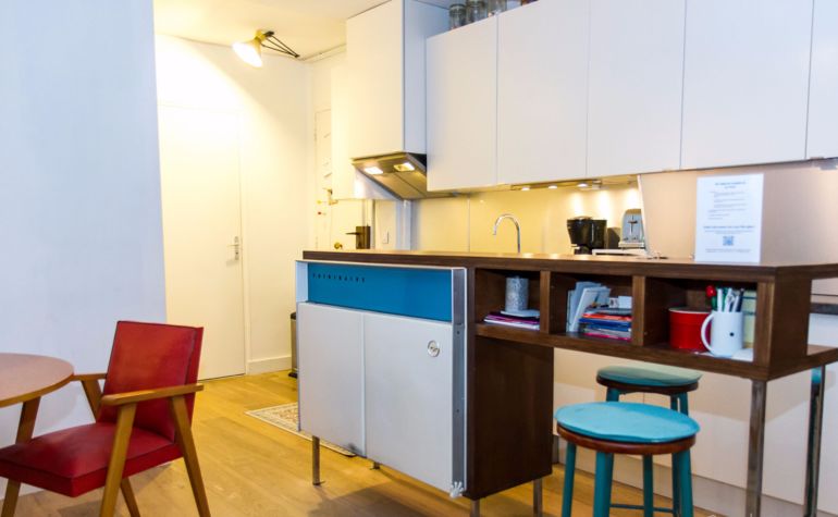Paris Apartment Rental, Vacation in Paris
Enjoy spending time together in this spacious and bright kitchen. #ParisApartmentRentals