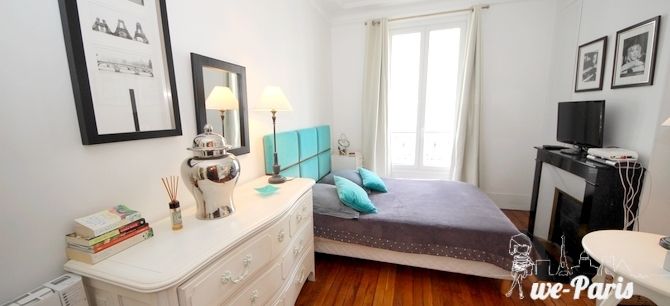 Paris Apartment Rental, Vacation in Paris
Sit down and relax after a long day of exploring Paris in this cozy Living Room / Kitchen. 