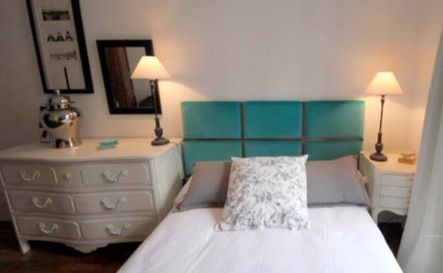Paris Apartment Rental, Vacation in Paris
Dream away your nights in Paris in this charming bedroom, with a view on the quiet rue Saint Maur. #ParisApartmentRentals