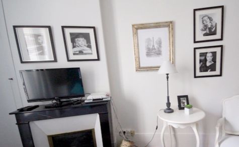 Paris Apartment Rental, Vacation in Paris
Sit down and relax after a long day of exploring Paris in this cozy Living Room / Kitchen. 