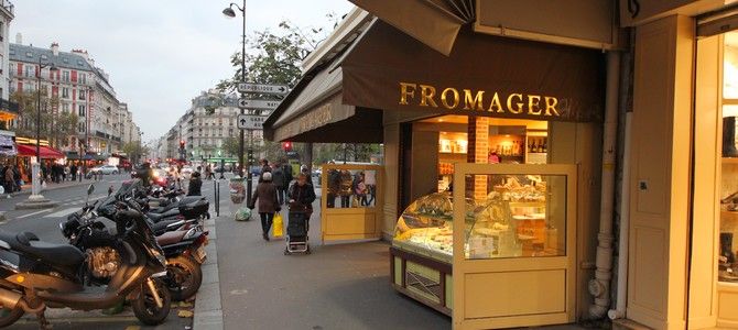 Paris Apartment Rental, Vacation in Paris
Sit down and relax after a long day of exploring Paris in this cozy Living Room / Kitchen. #ParisApartmentRentals