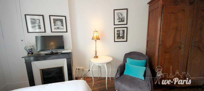 Paris Apartment Rental, Vacation in Paris
Dream away your nights in Paris in this charming bedroom, with a view on the quiet rue Saint Maur. #ParisApartmentRentals