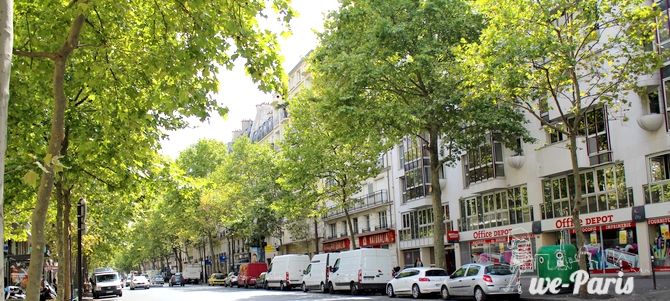 Paris Apartment Rental, Vacation in Paris
Sit down and relax after a long day of exploring Paris in this cozy Living Room / Kitchen. 