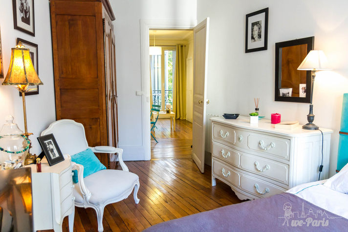 Paris vacation rental 
Great apartment in the 11th district. Come relax in this spacious and colored bedroom!