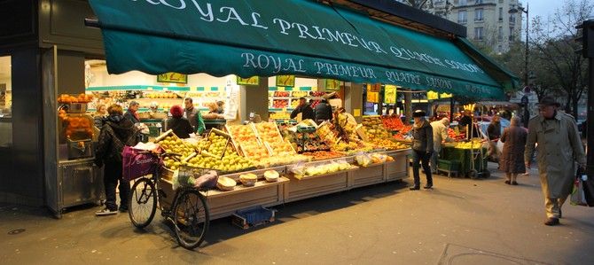Paris Apartment Rental, Vacation in Paris
Sit down and relax after a long day of exploring Paris in this cozy Living Room / Kitchen. #ParisApartmentRentals