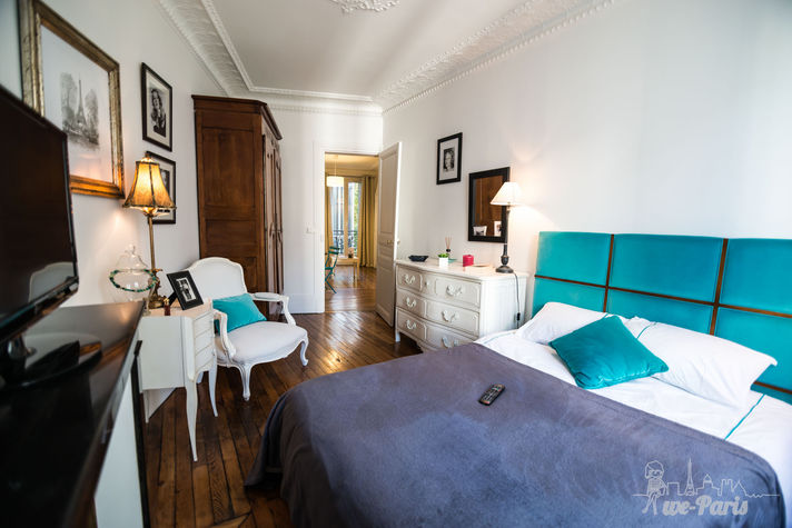 Paris vacation rental 
Great apartment in the 11th district. Come relax in this spacious and colored bedroom!