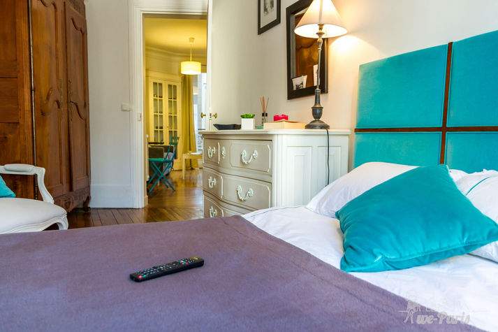 Paris vacation rental 
Great apartment in the 11th district. Come relax in this spacious and colored bedroom!