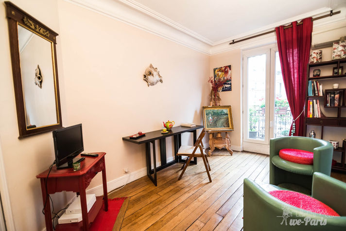 Paris Apartment Rental, Vacation in Paris
Rest and relax after a long day of discovering Paris in this quaint little studio apartment. #ParisApartmentRental
