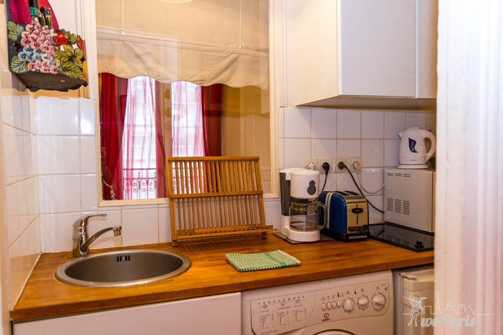 Paris Apartment Rental, Vacation in Paris
Rest and relax after a long day of discovering Paris in this quaint little studio apartment. #ParisApartmentRental