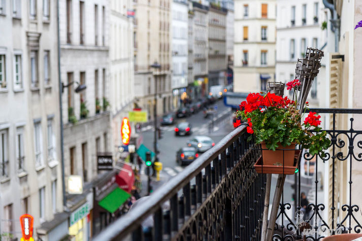 Paris Apartment Rental, Vacation in Paris
Rest and relax after a long day of discovering Paris in this quaint little studio apartment. #ParisApartmentRental