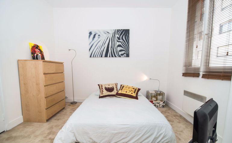 Rent and relax with we-Paris in the wild Safari Apartment! #ParisApartmentRentals #VacationinParis