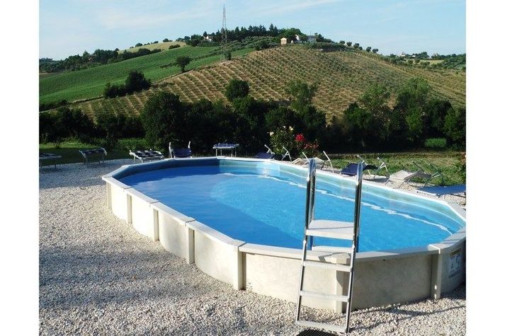 PoolOfHouse