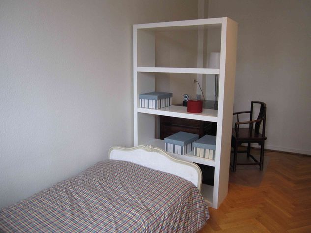 Simple bedroom
Simple bedroom