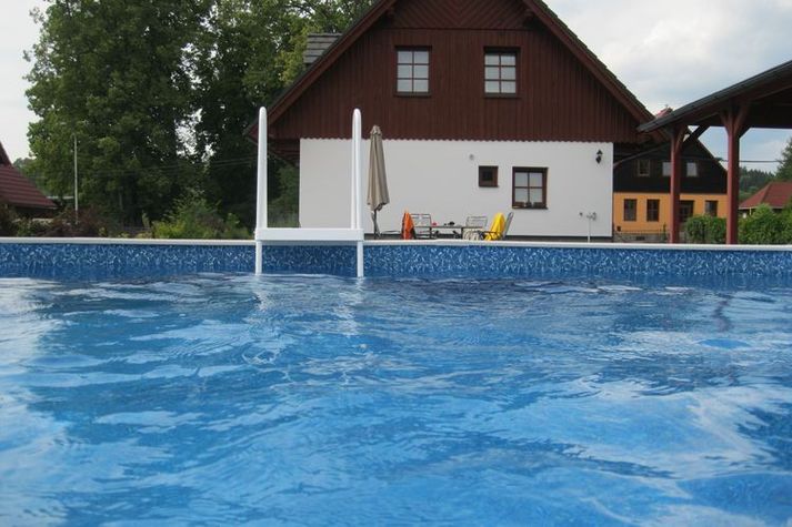 PoolOfHouse