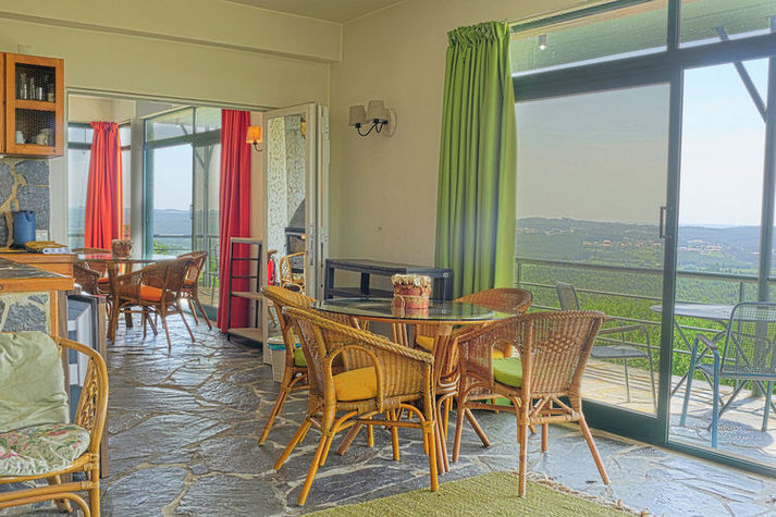 DiningRoom