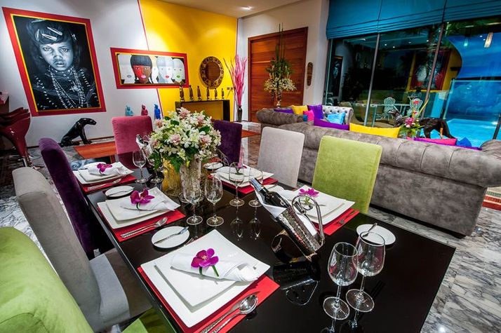 Dining table for 8 persons